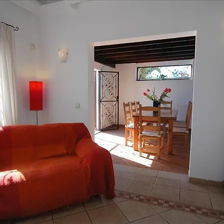 Villa Playa Del Flamingo - A Lovely 4 Bedroom - Great Location - A Short Walk To The Beach