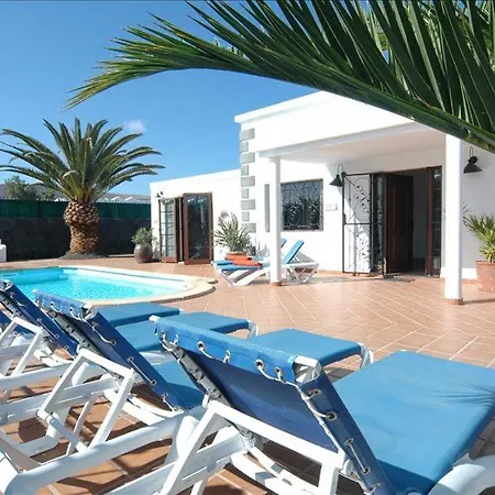 Playa Del Flamingo - A Lovely 4 Bedroom - Great Location - A Short Walk To The Beach