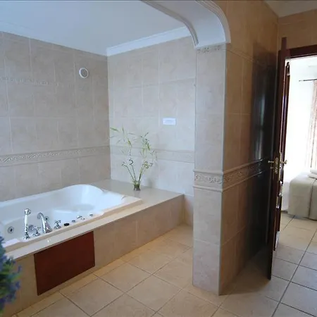 Villa Playa Del Flamingo - A Lovely 4 Bedroom - Great Location - A Short Walk To The Beach Playa Blanca (Lanzarote)