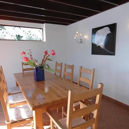 Villa Playa Del Flamingo - A Lovely 4 Bedroom - Great Location - A Short Walk To The Beach *