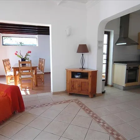 Playa Del Flamingo - A Lovely 4 Bedroom - Great Location - A Short Walk To The Beach Villa *