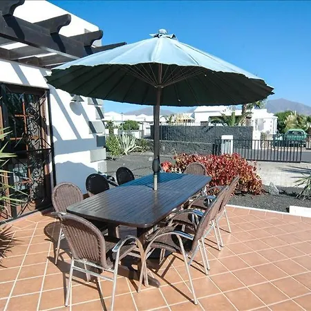 Villa Playa Del Flamingo - A Lovely 4 Bedroom - Great Location - A Short Walk To The Beach *